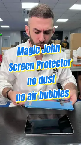 Magic John screen protector adopts a high-aluminum two-strength tempering process, and the electroplated oleophobic layer makes the screen smoother, easier to use and easiest to apply.#magicjohn #fyp #tiktokmademebuy #newyork #losangeles 