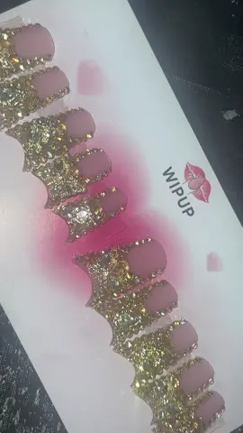 If yall want to see what they look like on join my live tonight at 8pm 😍  #wipupnails #ducknails #pressonnails 