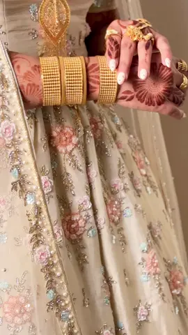 ميل عروس جديد من الزيلعي جيزان . للبيع سعر التفصيل ٦٥٠٠ ابيع ب٥٥٠٠ . يلبس سمول ل ميديم #جازان #عروسة #مقيل #فستان_عروس 