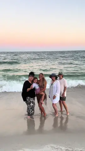 The best little reunion🥰🥰 link is in bio to book this air b and b! #foryou #fyp #fypシ゚viral #fypviral #fypviral #popular #xybca #family #girldad #fypage #airband #vacation #gulfshores 