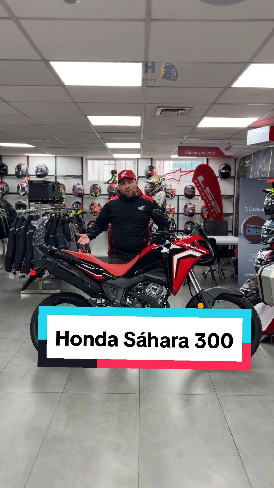 😱 Moto nueva!! Y ya la probamos jeje. La Honda Sáhara 300 uffff.  ¿Quieres el review de otra moto? Escríbenos y lo haremos 🫡 #honda #hondasahara300 #cursomoto #bikerlife #escuelademanejo #bikerchile #clasesmoto 