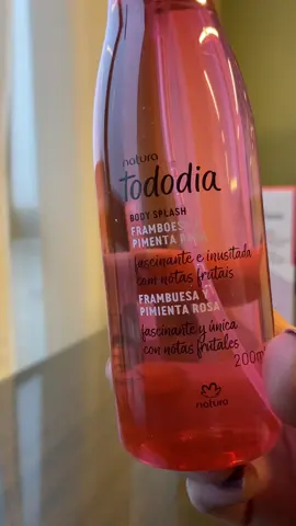 Es para vos !! ❤️ Si te gustan los perfumes dulces, no empalagosos para todos los días y que te llenen de energía este es para vos!!  Encontrarlo en mi tienda online !  #natura #naturatododia #bodysplash #frambuesaypimientarosa #bodysplashdulces #consultoranaturadigital