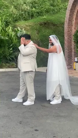Grooms First Look Prank With Best Man 😂 #wedding #firstlook #groom #bestman #prank #firstlookbestman #firstlookprank @Lu The Bodyguard 