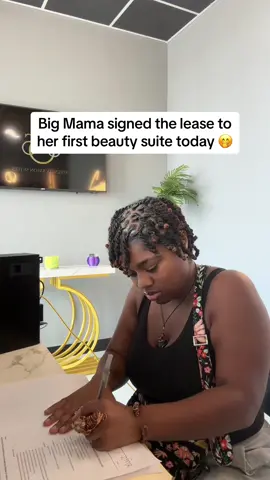 #bigmama #makeuptok #lease #salonsuite #houstonmua #beautyprofessional 