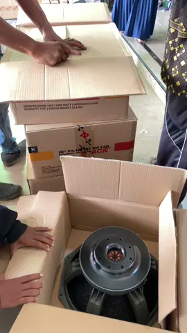 Unboxing speaker acr mawon#speaker#balap#acrfabulous #acr18inc #hbsoundsistem #soundviral #boxcustom #tiktokviral #trending #setory_whtsapp #fyipシツ 