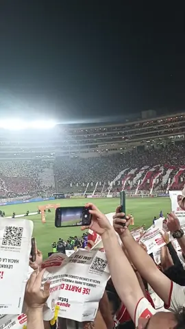 #centenariocrema #universitariodedeportes #100añosuniversitario 
