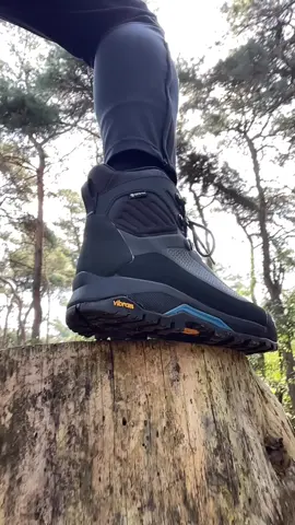 A lightweight superfoam midsole makes this Verto Alpine model from The North Face very comfortable. Start hiking early and return home late with your feet in optimum condition. And designed for all conditions, dry, rain and snow. The Gore-Tex membrane keeps your feet 100% dry and fresh. Put all that on a durable and grippy Vibram outer sole and you’ve got a perfect hiking boot; The North Face Verto Alpine Gore-Tex! #thenorthface #vibram #goretex #hikersofinstagram #hike #Hiking #hikerlife  #hikingadventures #hikeuk #hikers #trail  #trekking #hikinglife #hikingculture  #hillwalking #10000steps #hikingshoes  #randonnée #senderismo #wandelen  #walking #alps #pyrenees #dolomites  #instahiking #wanderlust #gipfelstürmer 