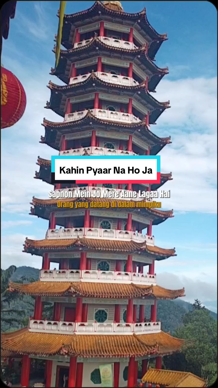 #kahinpyaarnahojaye #bollylyric #bollysong #lirikterjemahan #chinsweecavestemple #exploremalaysia #bollylovers #krl #xyzbca 