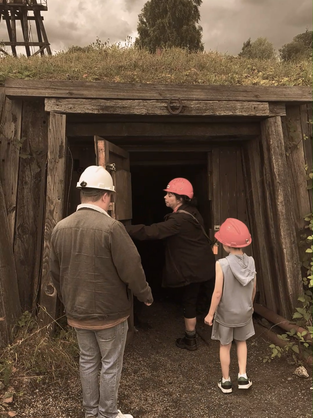 🔦 Ready to explore? Join us for a behind-the-scenes look at the preparation process for our mine tour! From gearing up with safety equipment to learning about the history of mining, there's so much to discover before we head underground. Book your tour now and get ready for an unforgettable adventure! 🚂💎 #MineTour #ExploreTheUnknown #SummerleeMuseum #NorthLanarkshire #FYP
