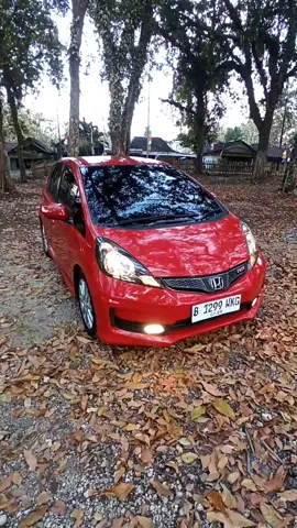 honda jaazz RS thn 2013 manual. pajak on kondisi istimewa luurr‼️👍😊