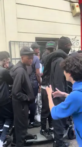 @LEO! @Morley's® Chicken this yardie telling me dance 😭 Filmed on a nintendo 3ds sorry for qauilty  #leostaytrill #finishthelyrics #pinklemonade #flungmyshoulder 