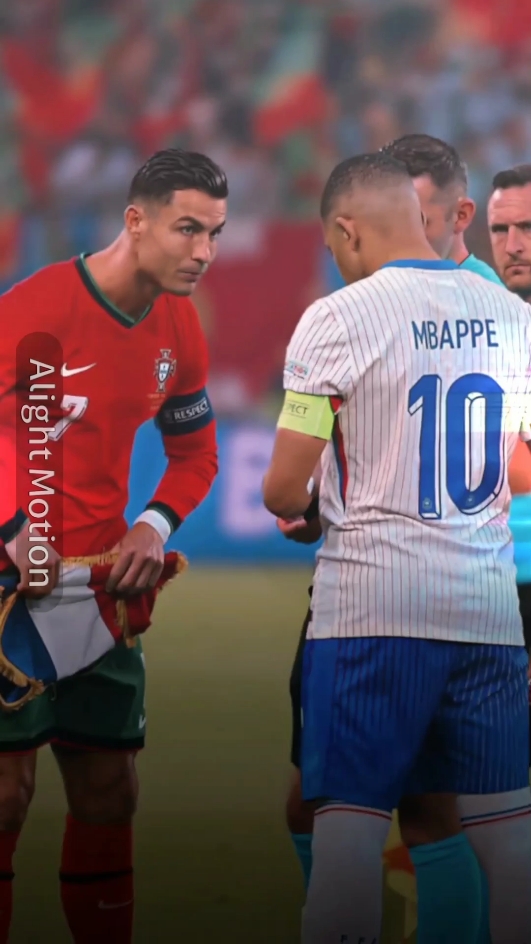 fans dan idola bertemu 🤝 #criatianoronaldo #mbappe  #lewatberanda #fypシ゚viral 