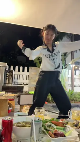 Bình thuờng con bé nó huớng nội.ít nói chuyện ……và đây là đã vô cồn😂😂cuời đau bụng#xuhuongtiktok #vungtau 