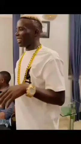 Lil Pazzo Ekiwoozo akyaakiliko nyo, 😂😂😂 @eddykenzo omusajja mutaase