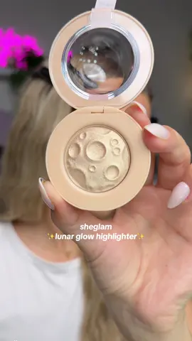 HOW is an $8 highlighter SO GOOD?! 👀 This is better than some high end highlighters! It’s SO pigmented, not chalky, and doesn’t leave a white cast. BRB buying every shade 😅 Using the @SHEGLAM lunar glow highlighter in shade tea cake #makeup #affordablemakeup #viralmakeup #newmakeup #highlighter #sheglam #sheglammusthaves #sheglamhighlighter 