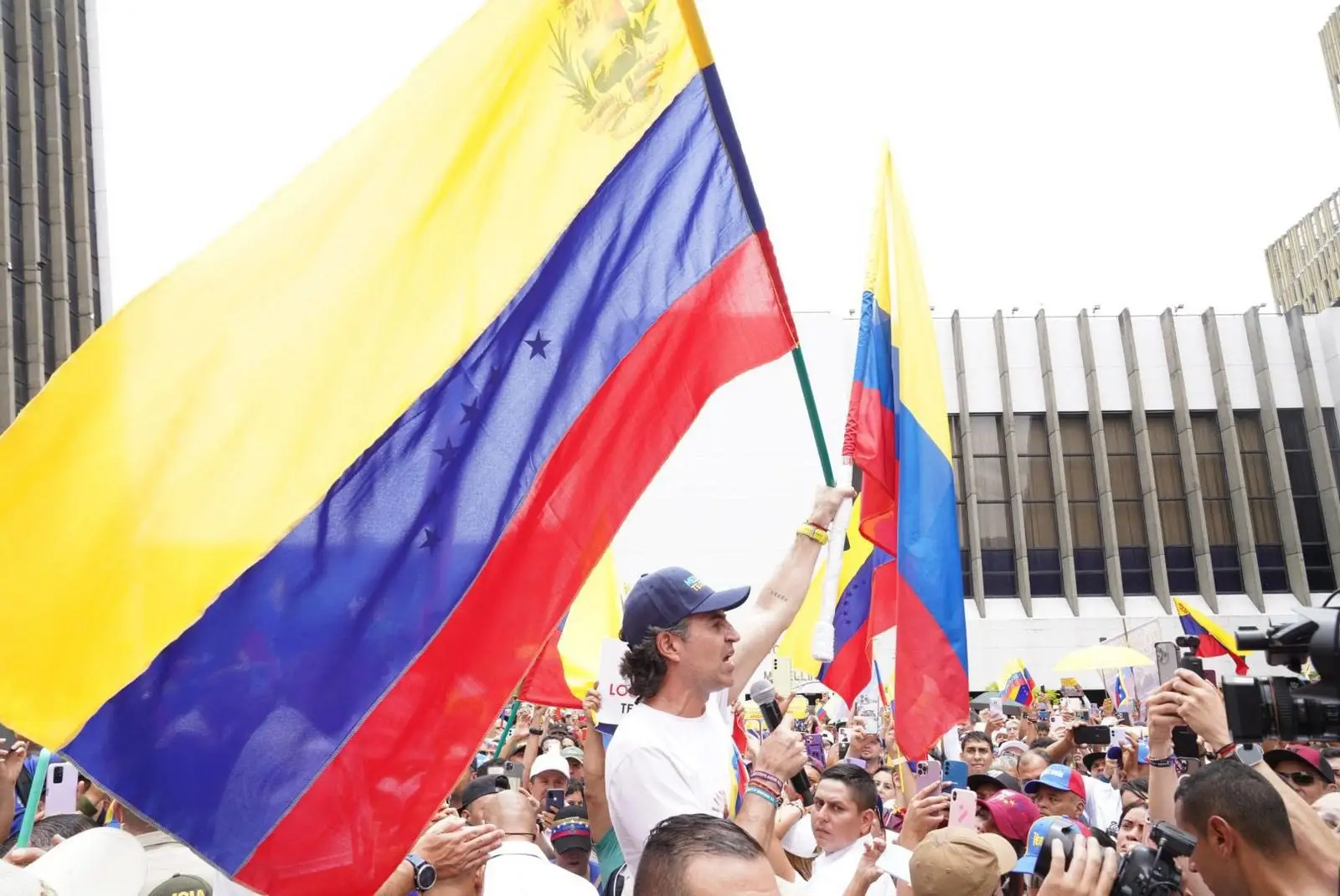 Medellín, Antioquia y Colombia unidos en una sola voz: Libertad para Venezuela 🇻🇪❤️🇨🇴