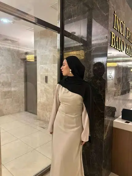 wedding szn🫠🤞🏼🥹🤍 (swipe for a suprise) #fyp #foryoupage #turkiye #keşfet #hijabi #hijaboutfit #inspiration #wedding #weddinginspo 