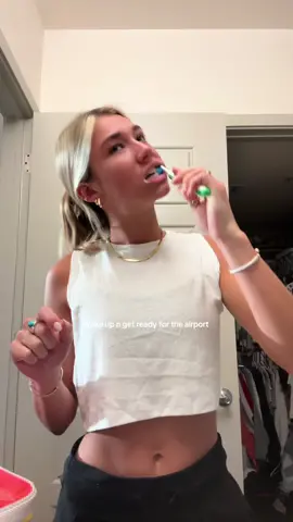 Why does this feel like a 2018 vlog 😌 #travelday #nashville #travel #grwm #morningroutine #travelroutine 