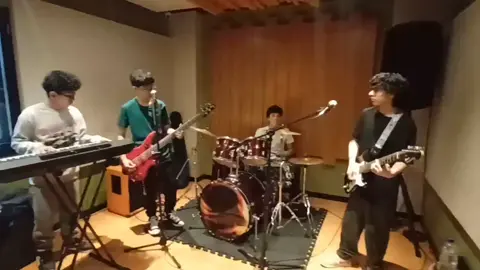 Te hacen falta Vitaminas 🎸🎶 #musica #music #vitaminas #cover #sodastereo #fypシ #bateria #gustavocerati #ceratieterno  #rockargentino  #guitar #guitarist #drums #drummer #bass #tiktokmusica  #electronickeyboard #limaperu  #innovaschools @fabrizio @Benjamin__1103 @Elpepeman993 @. 