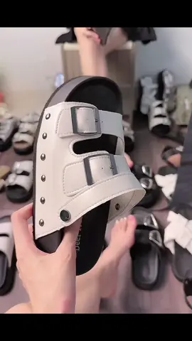 FULLBOXQC Sandal nữ quai da mềm đi hai kiểu trẻ trung 🔥🔥🔥🔥#sandalnu #sandalnuquaida #sandalnuxinh #sandalnuquaidamem #dépnữ #dépnữhottrend #fashion #xuhuong #thờitrangnữ #thaobichuyengiaydepnu #sandalnuhottrend 