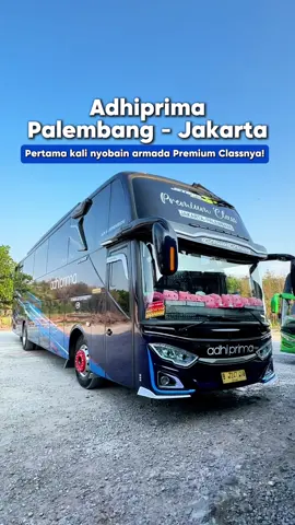 Kembali mencoba bus yang belum pernah gue naikin sama skali sbelumnyaa. Kali ini gilirannya Adhiprima! . . #poadhiprima #adhiprima #adhiprimapalembang #buspalembang #busreview #buscommunityindonesia #busmania 