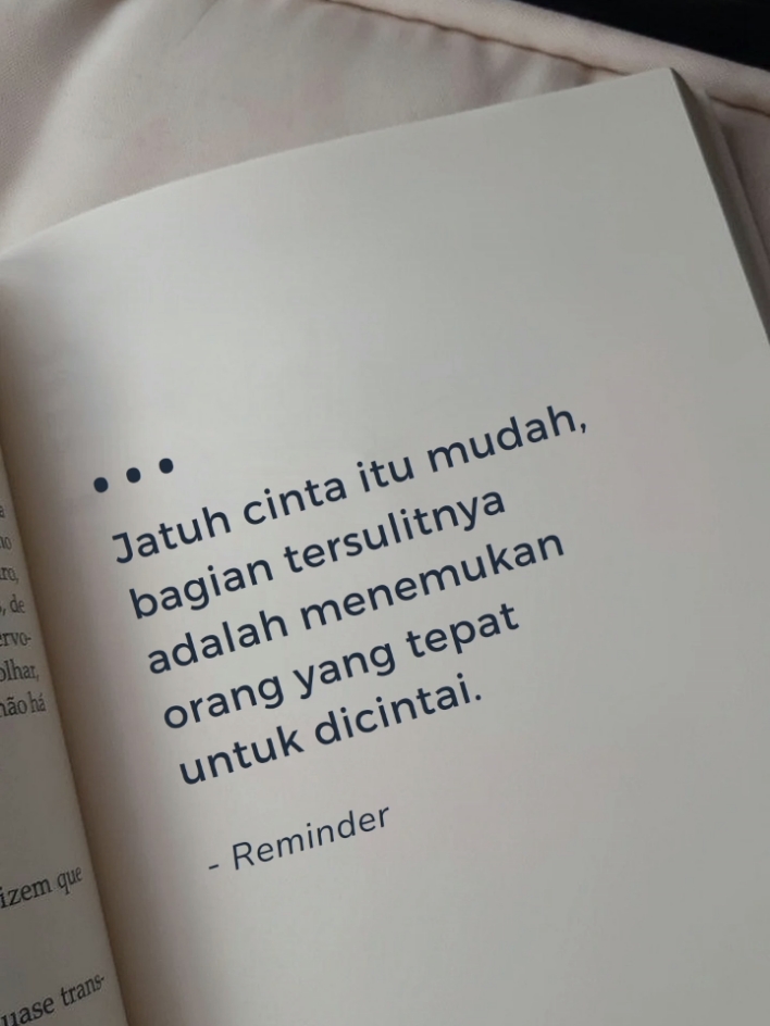 Berhati-hatilah dalam mencintai seseorang #qoutesstorywa #reminder #fypage #katakatabijak #fyp #fypシ 