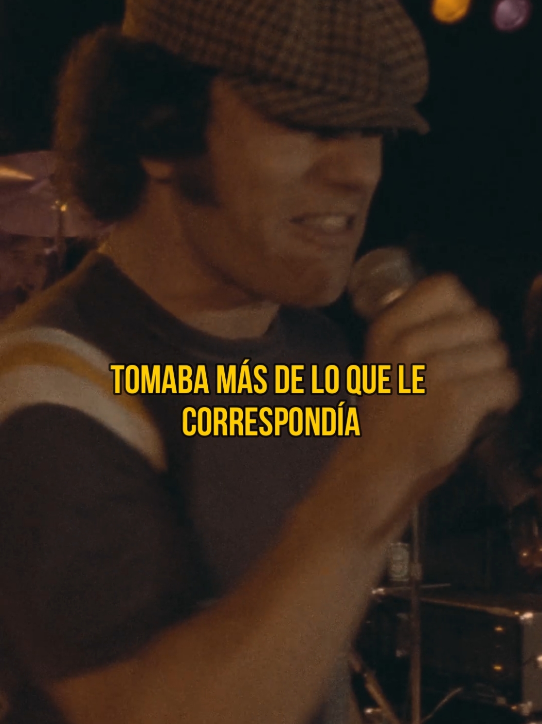 ✨Comenta si eres fan de AC/DC✨ #musica #letrasdecanciones #youshookmeallnightlong #acdc #canciones #vibramusical vibramusical 