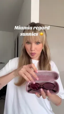 Obsessed 🫠 Turbūt arba labai juos myli arba nekenti 😁 Miu miu regard ☁️ #miumiuregard #miumiu #sunglasses 