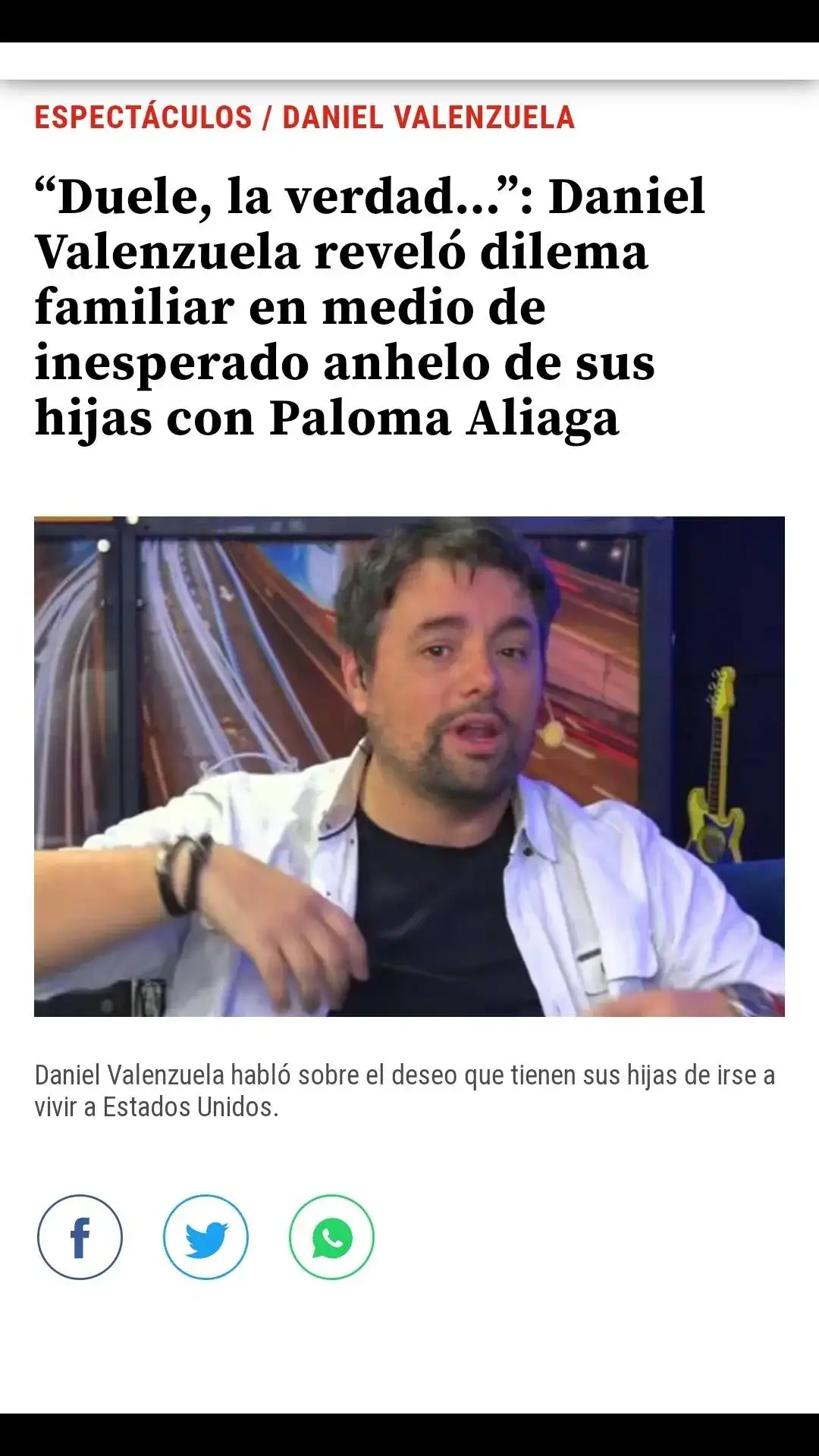 ￼ ￼ ESPECTÁCULOS / DANIEL VALENZUELA “Duele, la verdad…”: Daniel Valenzuela reveló dilema familiar en medio de inesperado anhelo de sus hijas con Paloma Aliaga ￼Daniel Valenzuela habló sobre el deseo que tienen sus hijas de irse a vivir a Estados Unidos. LEE TAMBIÉN ￼ ESPECTÁCULOS La Firme con Don Carter: “Me vi obligado a contar un chiste cochino y resulta que le di el palo al gato” GUIDO MACARI MARIMÓN 02-08-2024 ￼ TENDENCIAS Código swinger: mitos y reglas de una práctica que aún es tabú EDUARDO ORTEGA 02-08-2024 VER MÁS LO ÚLTIMO ￼ CHILE Perdió sus brazos y quedó en riesgo vtial: Impacto por brutal ataque de perros a un adulto mayor ERASMO TAURAN HACE 11 MINUTOS ￼ CHILE Vendía drogas a través de Grindr: detienen a menor de 15 años cerca de un liceo en la ciudad de Lautaro PAULO QUINTEROS HACE 16 MINUTOS VER MÁS Comunicador se confesó sobre el tema en medio de una charla con Titi García-Huidobro. ￼Juan Carlos Muñoz C. Jueves, 8 de agosto de 202408:59 hs No son pocas las papitas que surgen a diario en el Como estamos hoy, programa de Tevex conducido por Daniel Valenzuela y Titi García-Huidobro. Entre conversa y conversa, siempre alguno de los dos lanza alguna “bombita” que genera tema de conversación en el mundo del espectáculo. Y eso fue precisamente lo que ocurrió en el episodio de este miércoles, cuando estaban hablando sobre sus retoños y el deseo que tienen de independizarse. En ese minuto, Titi reveló que su hijo Matías quiere irse de la casa. Acto seguido, Valenzuela reconoció que está enfrentando esa misma situación con sus hijas Eloísa y Alondra, que son fruto de la relación que tuvo con Paloma Aliaga. “Yo también estoy con mis hijas que se quieren ir, y duele, la verdad”, confesó el locutor radial, cuestión que generó el troleo de su compañera. “Daniel ya está mirando dónde irse en Estados Unidos, por sus hijas, me dice a mí que no lo haga con mi hijo y él está en la misma decisión”, bromeó García-Huidobro. SE IRÍA CON ELLAS Tras cartón, Valenzuela advirtió en pantalla que se iría con ellas a ojos cerrados, pues todavía son muy niñas. “Es que son chiquititas todavía, así que buscaré suerte en Estados Unidos, cantaré en las calles, haré un documental, seré influencer, lo que sea (...) Cómo en Miami, la tierra de las oportunidades, no habrá algo para nosotros”, reveló, medio en broma, medio en serio. Luego, ambos recordaron el caso de Tatiana Merino, que en su minuto se fue a vivir a Australia, donde para ganarse sus lucas hacía pegas de limpieza. “Yo también haría aseo en Estados Unidos para generar dinero. Tanta fama, tanto glamour, me tienen cansado”, lanzó entre risas el comunicador.