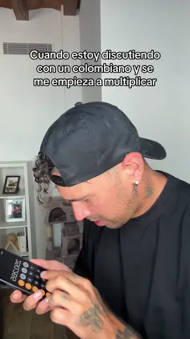 Cuando estoy discutiendo con un colombiano y se me empieza a multiplicar 🤣🤣🤣🤣🤣🤣 #colombia #colombianos  