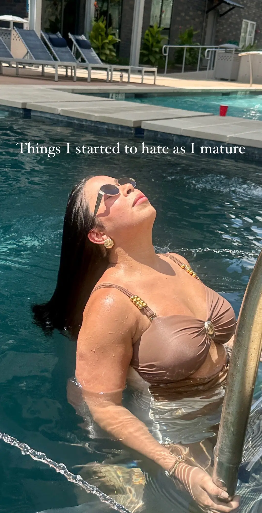A bit about me lately… therapy is necessary and learning when is the best time to step out from something or someone is key! 🩷 #loveyourself #thingsidislike #thingsihate 