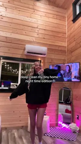 deeping cleaning the tiny home as a girlie that lives alone!!🌚💆🏼‍♀️🌿 #deepclean #deepcleanmyhome #cleaningtiktok #livingalone #tinyhome #tinyhouse #cleanwithme 