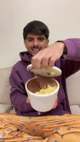 Les recomiendo el mejor helado de todo montevideo. No se queden sin probar el de pistacho porque posta no tiene desperdicio. #helado #montevideo #degustando #probando  