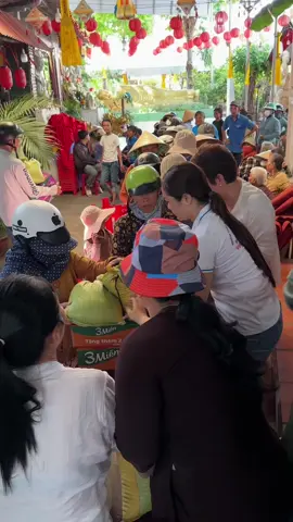 Rằm tháng 7 hoan hỷ phát quà cho bà con tại chùa minh châu#foryou #fyp #86binhthuan #xuhuong #phanthiet #phatphapnhiemmau #phattaitam #phatgiaovietnam #loiphatday #phatphapnhiemmau2024 #phatgiao #tam #từthiện #xuhuong2022 
