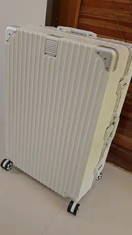 super secure na super tibay pa! #luggagebag #maleta #suitcase #islandelephant #bag 