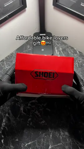 He/She will marry you😅🥰 #teenyhelmets #minihelmet #bikelovers #bestgift #motogp #yamaha #shoei #agv #bikelover 