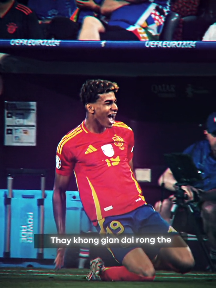 video đầu tiên nên mn ủng hộ ạ 🥰🥰 // #fyp #xuhuong #football