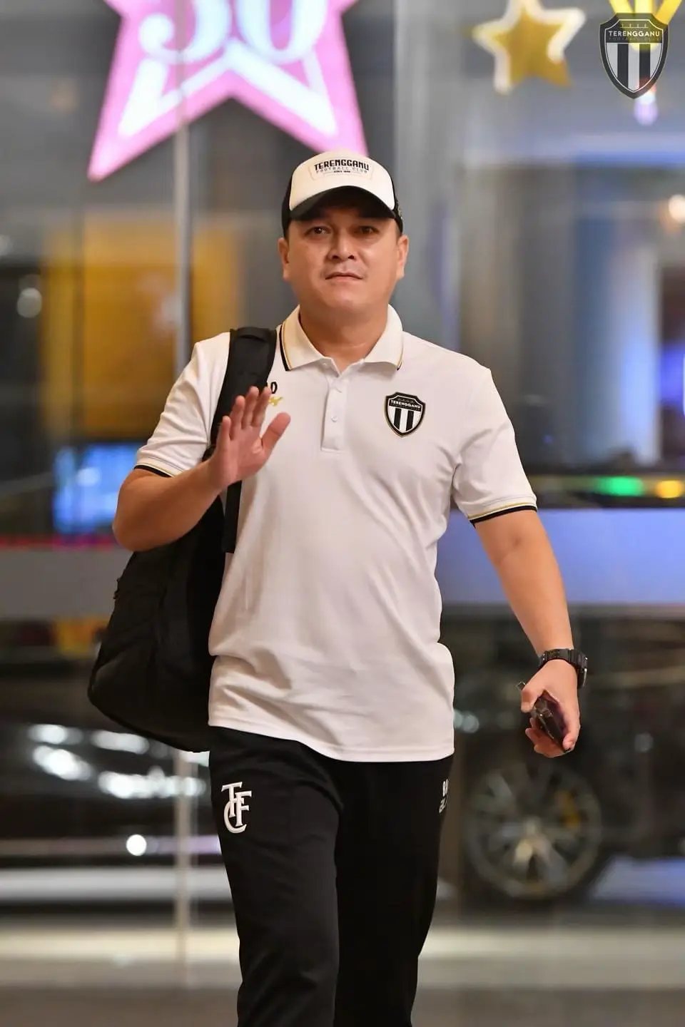 🏴🏳️ #ligasuper2024 : 𝐊𝐋 𝐂𝐈𝐓𝐘 𝐅𝐂 𝐕𝐒 𝐓𝐄𝐑𝐄𝐍𝐆𝐆𝐀𝐍𝐔 𝐅𝐂 🏴🏳️ 📸 | Safely arrived @ Kuala Lumpur 📆 10 Ogos 2024 - Sabtu ⏰ 9.00 pm 🏟 Stadium Bolasepak Kuala Lumpur, Cheras #TerengganuFC #webleedblackandwhiteday🏴🏳️ 