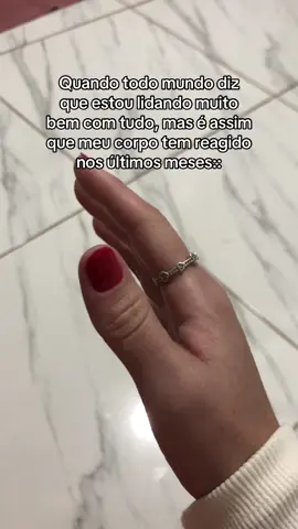 Não é falta de Deus, não é frescura, não é pra chamar atenção… e eu não desejo à ninguem 😢 E ainda tenho fé que serei curada.. #crisedeansiedade #corporeagindo #fy 