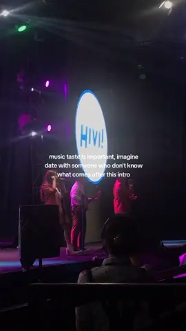 nyari yang seagama mah gampang, yang susah tuh nyari yang seplaylist😔☝🏻 #hivi #sayhivi #konserhivi #konser #ilhamaditama #febriannindyo #neidaaleida #bumidanbulan #fyp #fypシ #xyzabc #musictaste 