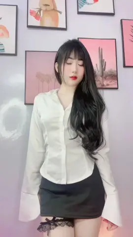 Áo trắng có làm anh lo lắngg🤡#xuhuongtiktok #fyp #nhảytrendmớinhất #viral #Tina 