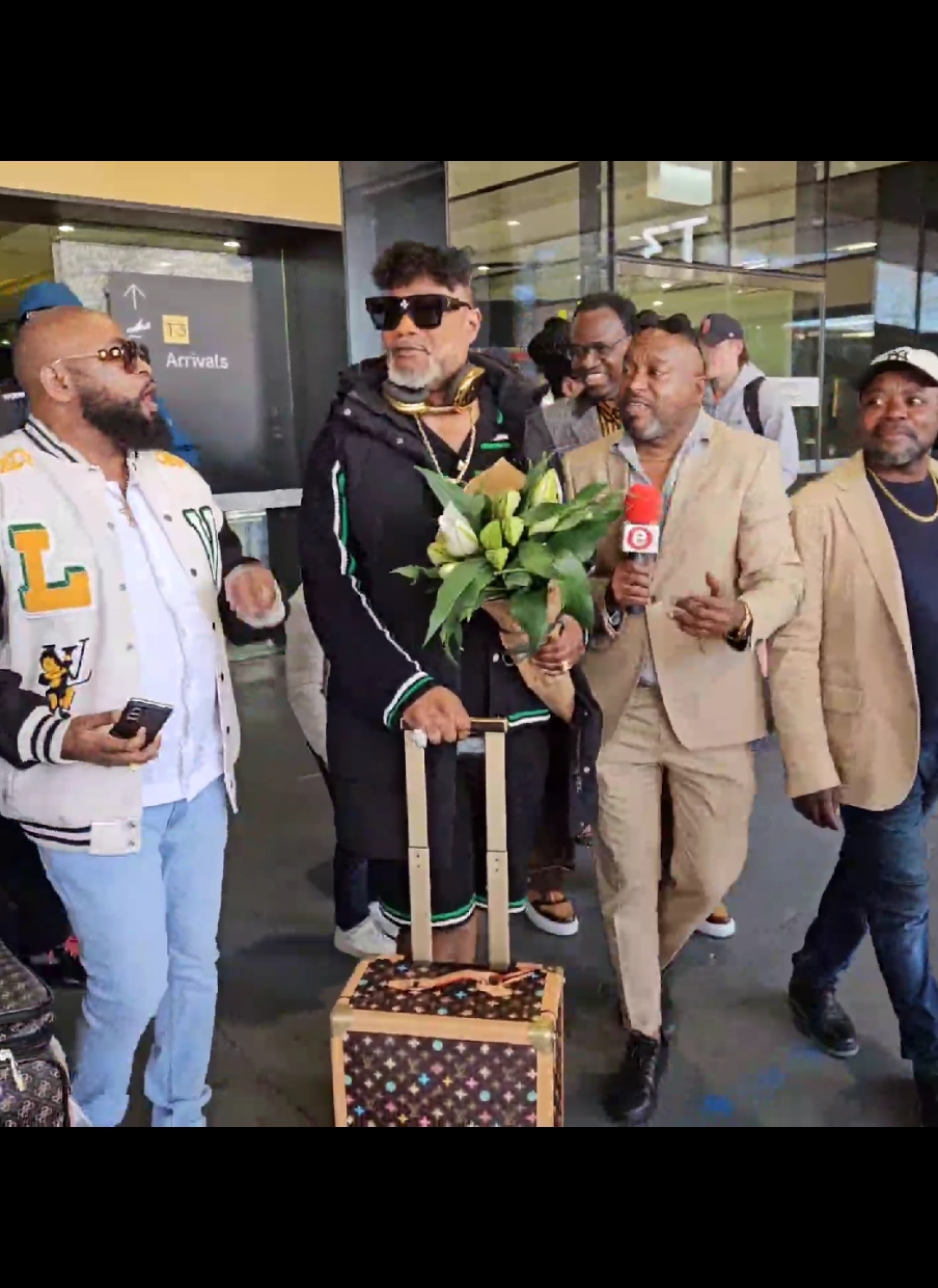 l'arrivée de @koffi Olomide à #Melbourne  ou livrera un concert ce soir #koffiolomide 