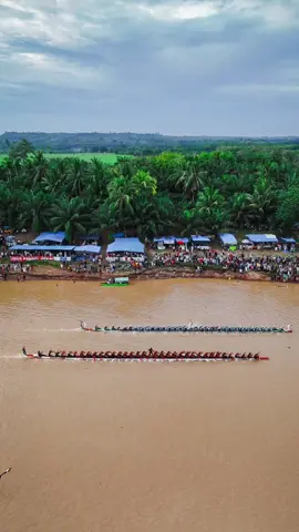 Final Pacu Jalur Di Tepian Datuak Simambang Kecamatan Sentajo Raya 2024😍,,, Pertarungan Yang Begitu Sengit Antara Putri Anggun Sibiran Tulang ( kiri ) VS Toduang Biso Rimbo Piako ( kanan ) #pacujalur #pacujalur2024 #salamkayuah #talukkuantan #kuansing #riau 