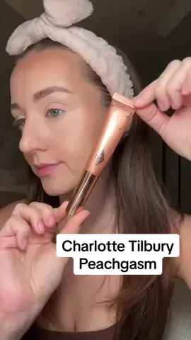 @Charlotte Tilbury in Peachgasm #charlottetilbury #peachgasm #highlighter #blush #makeup 