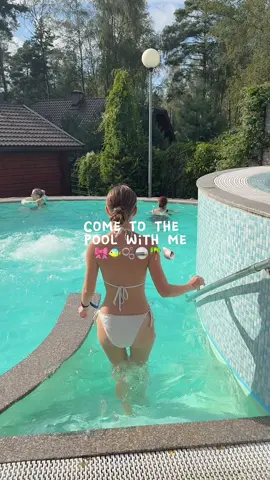 Pool day!🌊🫧 #Vlog #day #poolday #holiday #fun #fyp 