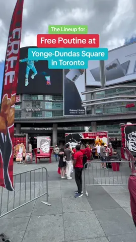 The lineup for free poutine at Smoke-A-Palooza in Yonge-Dundas Square! 👀 #ForYou #Fyp #Fy #ForYouPage #SmokeAPalooza #YongeDundas #YongeDundasSquare #Food #Foodie #Poutine 