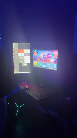 Tiktok Messed Up Badily 😳#monitorarm #monitors #techtok #Tech #desksetup #GamingSetup #pc #gaming 