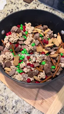 Litearlly christmas crack 🎅🏻😍🎄 @Chex Cereal @Reeses @cheerios @Nestle Toll House  #christmastreats #sweettreat #christmassnacks #christmastreatidea #christmasideas #christmastimeishere  #christmasvibes #christmas2024 #christmastiktok #christmas #foru #fypdong #fypsounds #foryourupage #foryour 