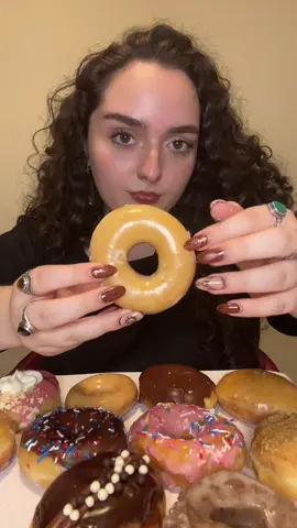 first time trying krispy kreme! these donuts were crunchy 🤭@Krispy Kreme  #donutmukbang #donut #donuts #eatwithme #mukbang #mukbangeatingshow #eatingasmr #foodasmr #mukbangasmr #asmreating #eatingshow #eatingshowasmr #eatingsounds #crunchy #mukbangs #mukbangvideo #eatingsounds #crunch #crunchyasmr #crunchsounds #crunchysounds #crunchymukbang