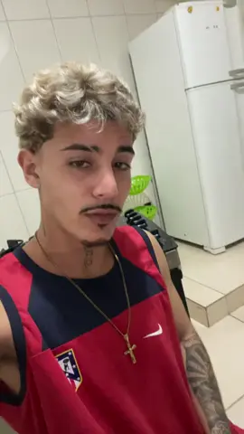 Amo essa musica pqp kkkkkkk